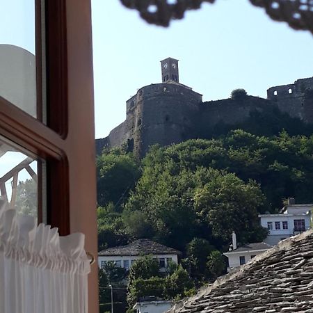 Cico Hostel &Private Room Gjirokastër Esterno foto