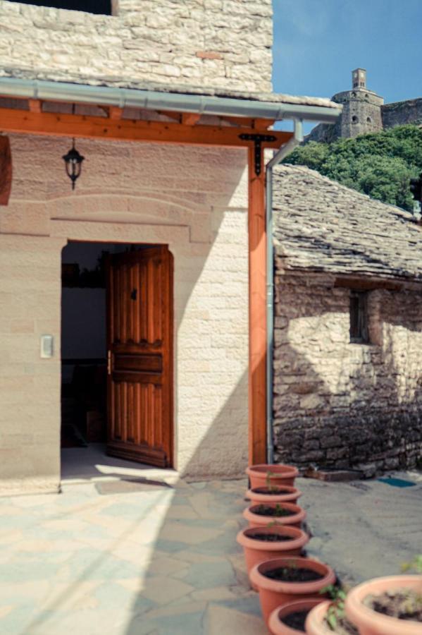Cico Hostel &Private Room Gjirokastër Esterno foto
