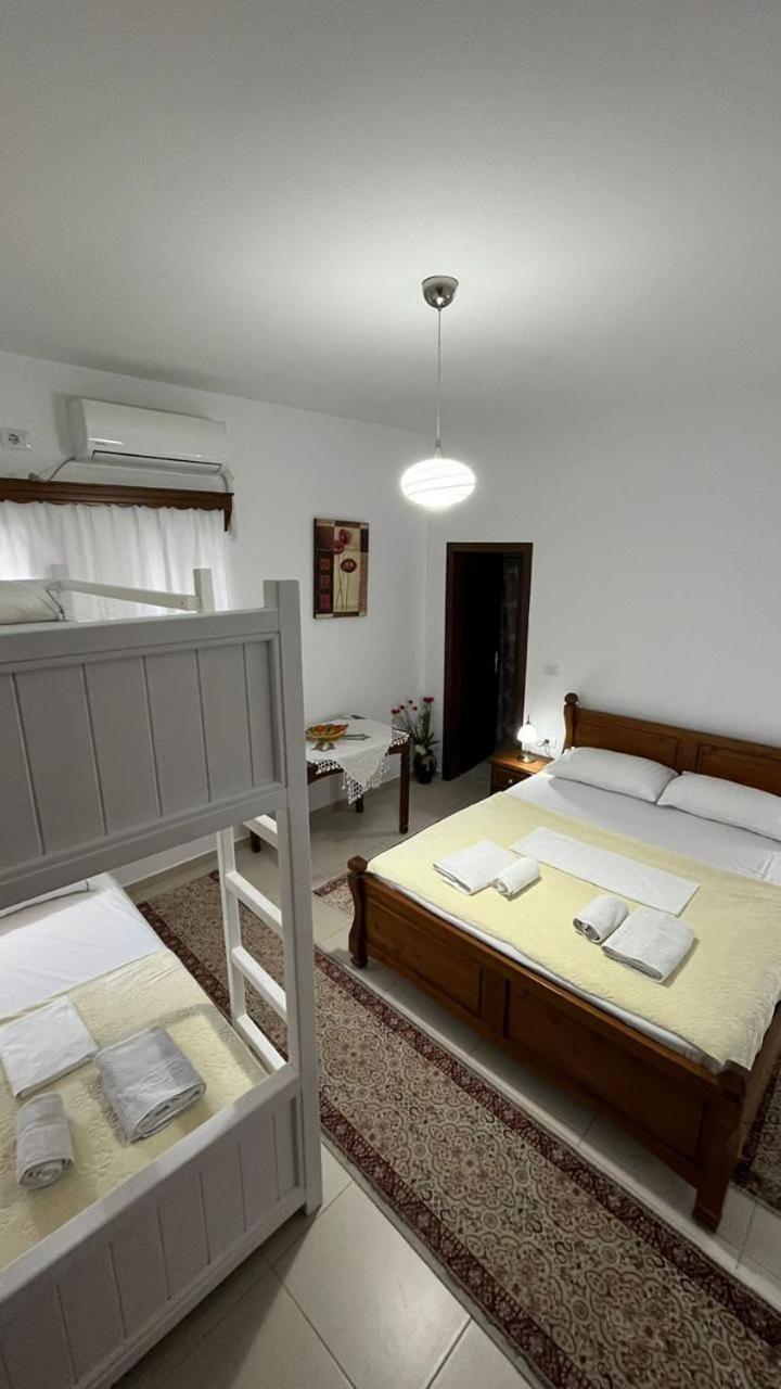 Cico Hostel &Private Room Gjirokastër Esterno foto