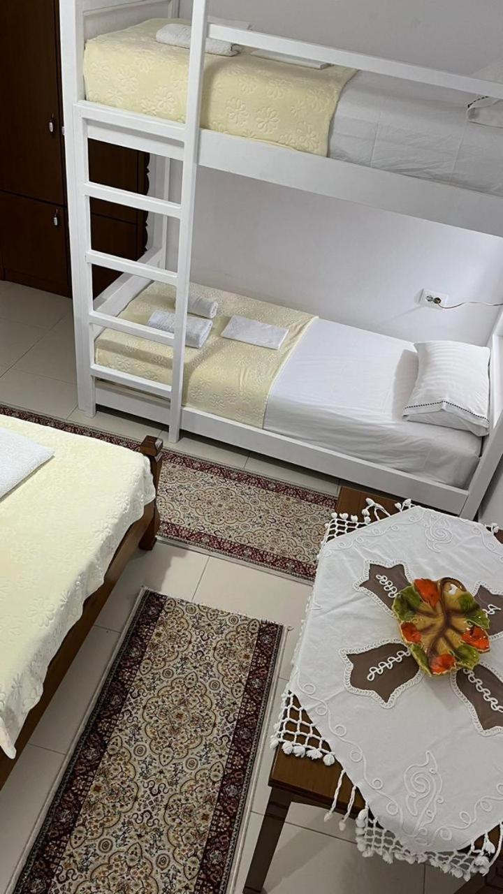 Cico Hostel &Private Room Gjirokastër Esterno foto