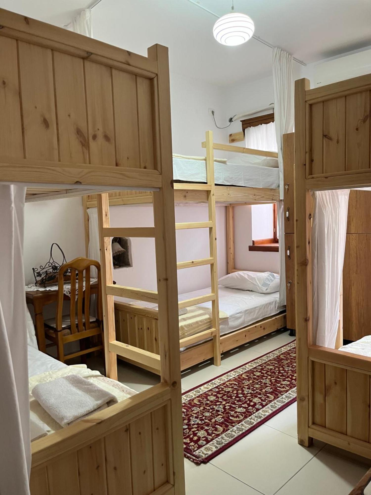 Cico Hostel &Private Room Gjirokastër Esterno foto